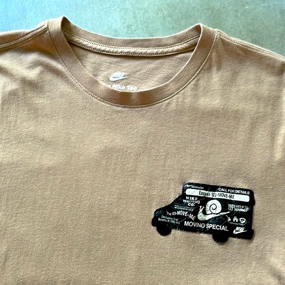 Nike Men’s Nike Sportswear Moving Company Graphic Tee - Tan M - Picture 4 of 14